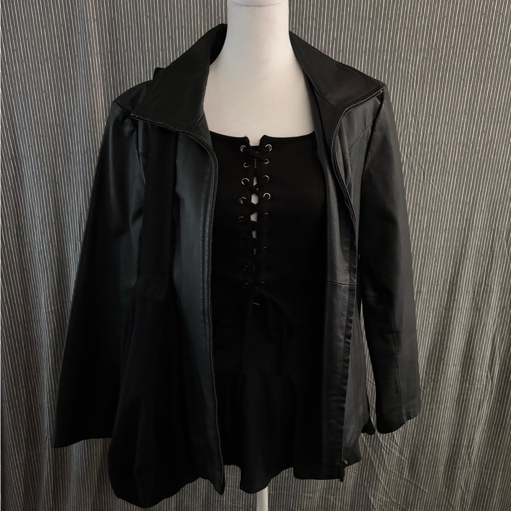 Leather jacket - Picture 3 of 5